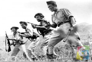 Empat aktor film legendaris perfilman nasional, yang semuanya sudah tiada. Dari kiri Bambang Irawan, Ismed M Noor, Bambang Hermanto dan Rendra Karno. Mereka beraksi dalam adegan film “Pedjoang” (1960) karya (alm) H Usmar Ismail. (Foto Istimewa)  