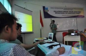 Suasana pelatihan Bisnis online yang digelar Disperindagpas kabupaten Garut di LEC, Sabtu (20/12/2014) foto jmb