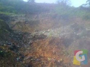 Bagian longsoran tanah yang terjadi di tempat Pembuangan Akhir (TPA) Sampah Kota Banjar, Foto Hermanto