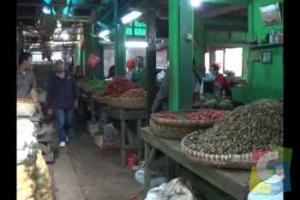 Pedagang sayur mayur di pasar Ciawitali Garut, foto niken