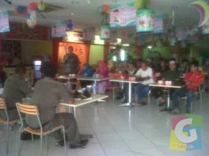 Suasana sosialisasi Pemindahan PKL oleg Satpol PP Kota Banjar. foto Hermanto 