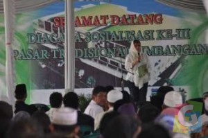 Direktur PT. Elva Primandiri Pengembang pasar Limbangan saat sosialisasi ke 3 Pembangunan Pasar tersebut, Rabu (4/3/2015) foto Jmb