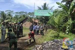Program TNI Manunggal telah menyelesaikan pembangunan jalan penghubung antar desa dikota Banjar, foto Hermanto