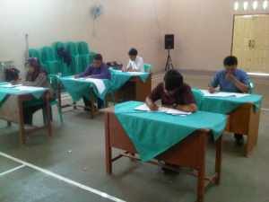 Suasana Testing Calon Sekdes Batulawang, ada lima orang calon mengikuti tes seleksi tersebut, foto Hermanto