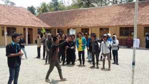 Unjuk rasa mahasiswa STAIMA Banjar dilingkungan kampusnya, foto Hermanto