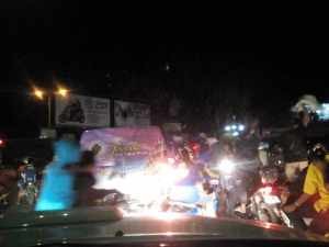 Suasana ruas jalan di pusat Kota Garut saat warga konvoi kemenangan Persib Juara, foto jmb