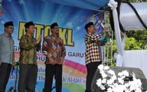 Bupati Garut Rudy Gunawan didampingi unsur Forum Komunkasi Pimpinan Daerah saat membuka MTQ ke 40 tingkat Kabupaten Garut, foto farhums
