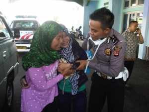 Keluarga Korban histeris saat tiba di RSUD Kota Banjar, foto Hermanto