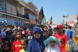 Anak-anak Kelurahan Banjar, antusias ikuli jalan sehat HUT RI ke 71, foto Hermanto