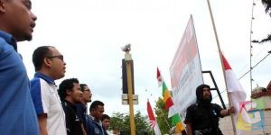 Para Jurnalis aceh Barat saat mengikuti pengibaran bendera setengah tiang, foto Istimewa