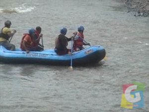 Upaya pencarian jenazah Arif disungai dengan perahu karet belum membuahkan hasil, foto dok