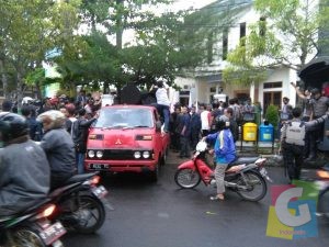 Para pengunjukrasa saar menggelar aksinya menuju sejumlah kantor intansi terkait, foto Hermanto