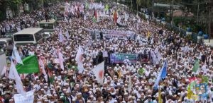 Ini Ratusan Ribu pengunjukrasa menuntut Ahok diadili, foto Istimewa