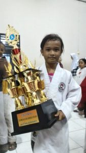 Puja Nabila kelas 3 SD berhasil jadi juara kejurdo KKI Purwakarta, foto Deni