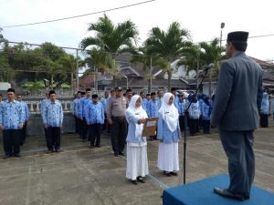 Kegiatan upacara Hari Pahlawan yang digelar Kecamatan Cikoneng, foto Dedi