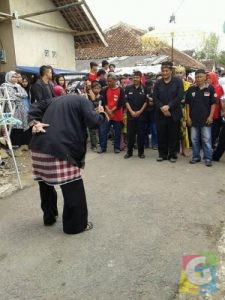 Prosesi penyambutan Calon Walikota Diky Cahndra saat bertemu warga, foto dok