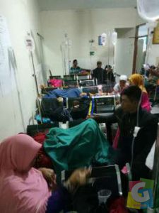 IMG-20180307-WA0011-640x853-225x300 PERISTIWA  Sebagian Korban Keracunan di Malangbong Sudah Diperbolehkan Pulang